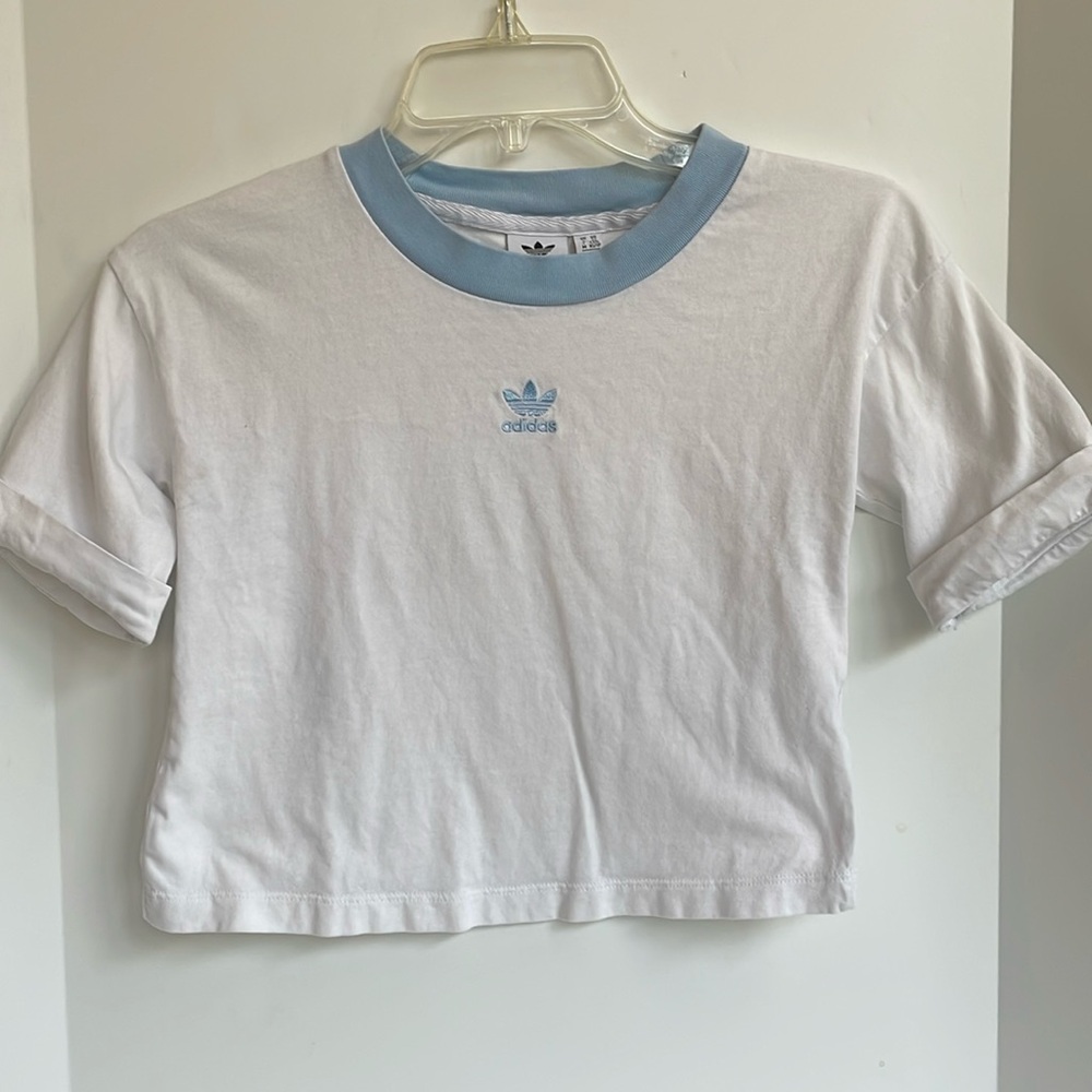 Adidas embroidered logo rolled sleeve cropped T-shirt size extra small